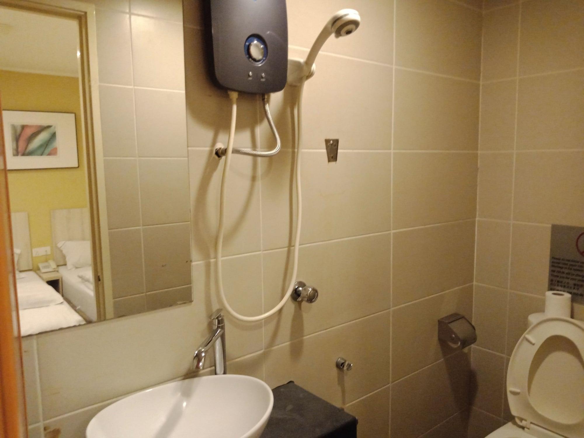 Hotel Zamburger Taman Segar - Previously Home Inn Taman Segar Kuala Lumpur Dış mekan fotoğraf