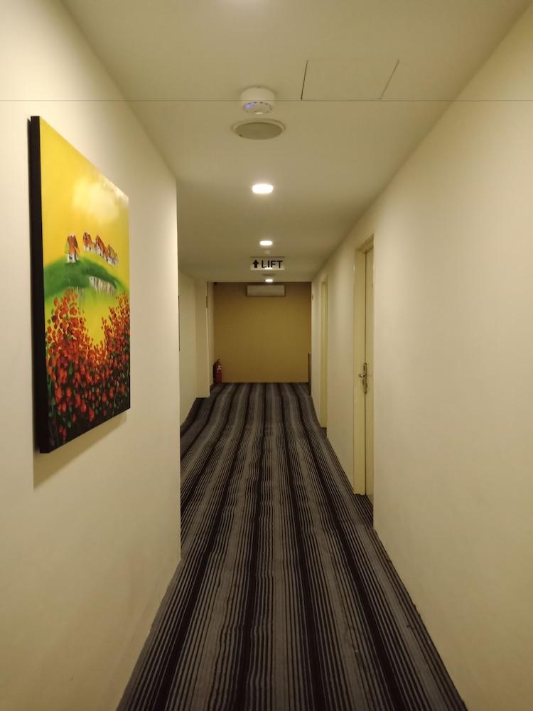Hotel Zamburger Taman Segar - Previously Home Inn Taman Segar Kuala Lumpur Dış mekan fotoğraf