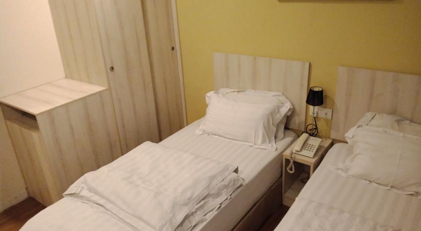 Hotel Zamburger Taman Segar - Previously Home Inn Taman Segar Kuala Lumpur Dış mekan fotoğraf